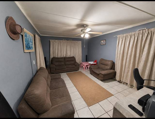 3 BEDROOM HOUSE FOR SALE IN VANDERBIJLPARK SW 1